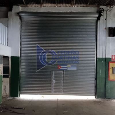 Cortinas metálicas con motor automatizadas