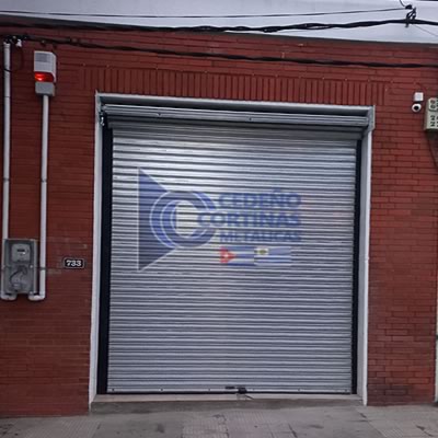 Cortinas de enrollar con sistema motorizado