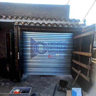 Cortinas metálicas para casas seguras